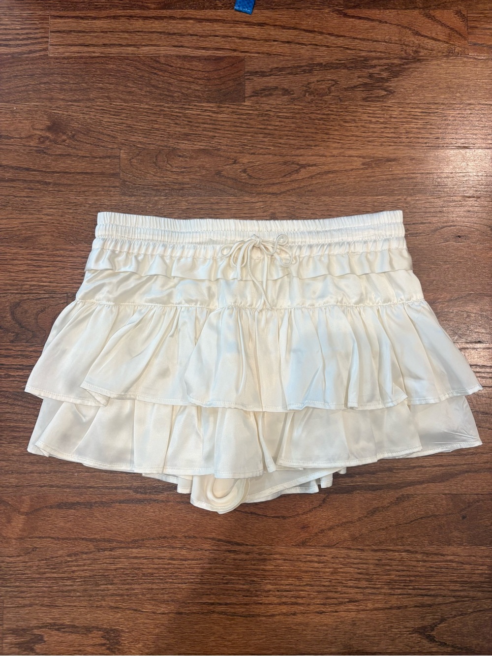 Women's Cream Shug Skort